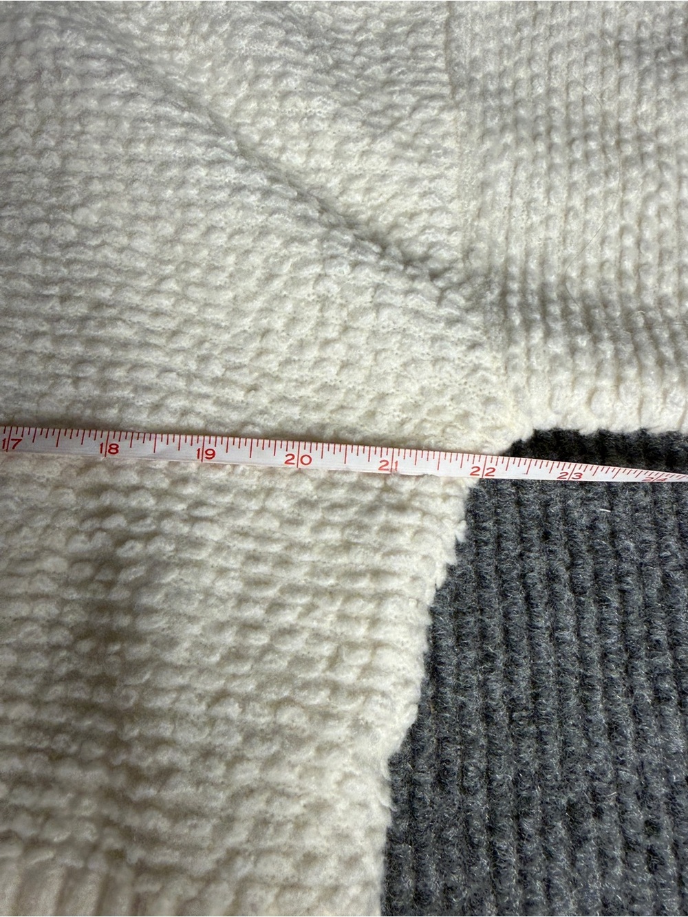 Abercrombie Cream Textured Cropped Cardigan Sweater Size Small - Picture 7 of 9